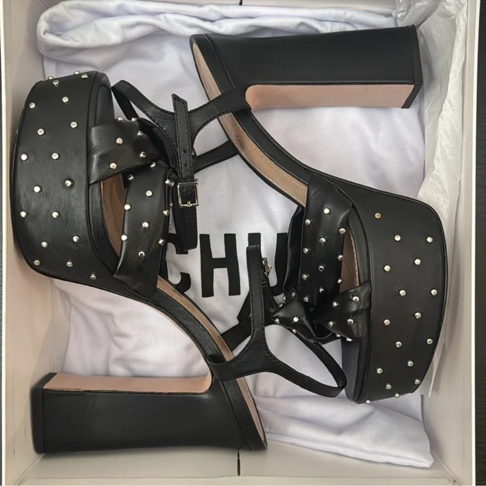 Stunning Authentic Schutz designer studded soft black leather platform heels 9.5